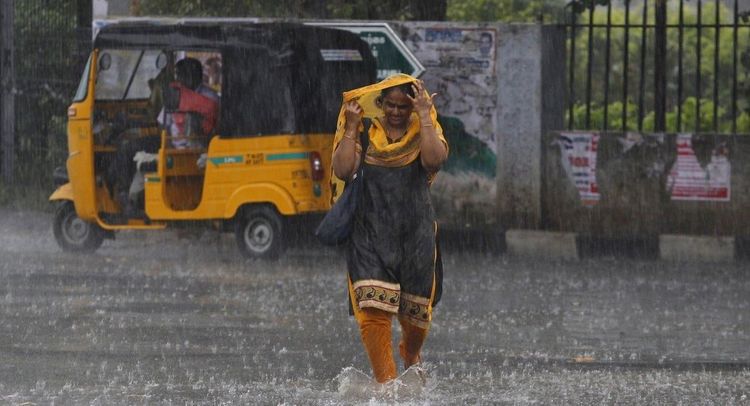 At least fifteen people feared dead amid heavy rainfall in Southern India