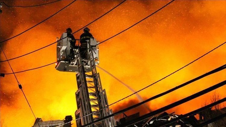 13 Pakistanis die in fire