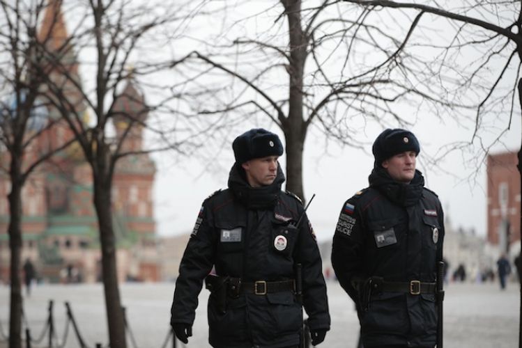 Bomb scare prompts evacuation of students and teachers from Moscow school