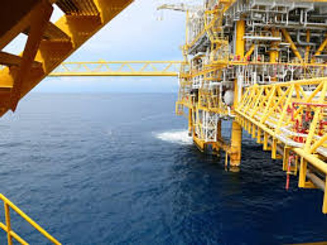 Iran OPEC envoy says Tehran would back majority decision to cut oil output