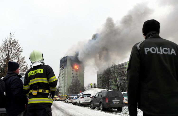 Gas explosion kills five in apartment block in Slovakia - UPDATED