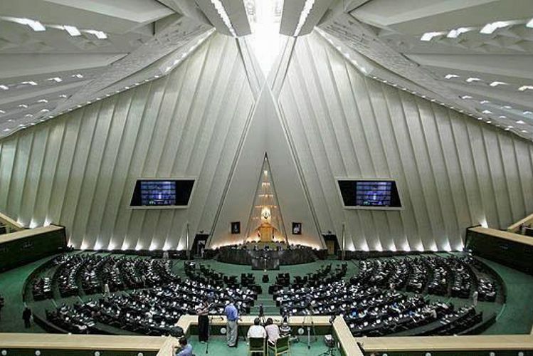 More than 16,000 candidates register for the parliamentary election in Iran
