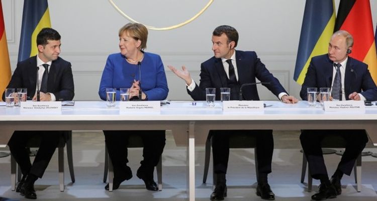 Zelenskiy, Putin agree on full ceasefire in east Ukraine before 2019-end