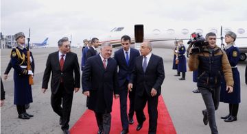 Official welcoming ceremony held for King Abdullah II of Jordan in Baku