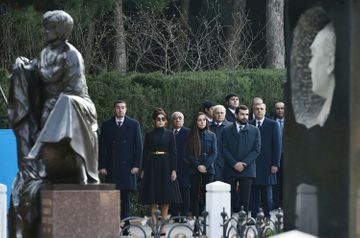 President Ilham Aliyev visited grave of national leader Heydar Aliyev - UPDATED -1 