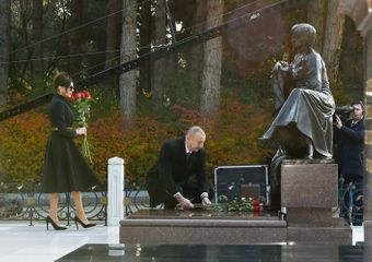 President Ilham Aliyev visited grave of national leader Heydar Aliyev - UPDATED -1 