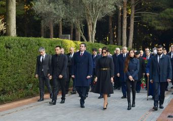 President Ilham Aliyev visited grave of national leader Heydar Aliyev - UPDATED -1 