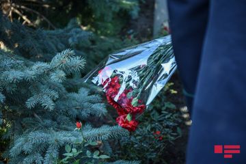 Azerbaijan respectfully commemorates National Leader Heydar Aliyev  - PHOTOSESSION