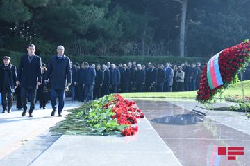 Azerbaijan respectfully commemorates National Leader Heydar Aliyev  - PHOTOSESSION
