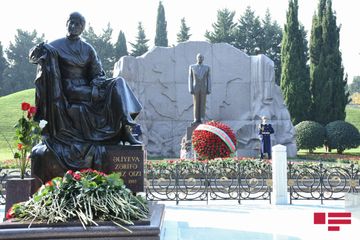 Azerbaijan respectfully commemorates National Leader Heydar Aliyev  - PHOTOSESSION
