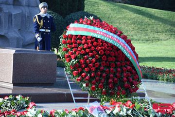 Azerbaijan respectfully commemorates National Leader Heydar Aliyev  - PHOTOSESSION