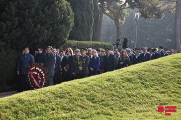 Azerbaijan respectfully commemorates National Leader Heydar Aliyev  - PHOTOSESSION