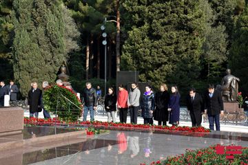 Azerbaijan respectfully commemorates National Leader Heydar Aliyev  - PHOTOSESSION
