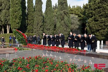 Azerbaijan respectfully commemorates National Leader Heydar Aliyev  - PHOTOSESSION
