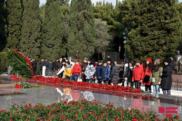 Azerbaijan respectfully commemorates National Leader Heydar Aliyev  - PHOTOSESSION