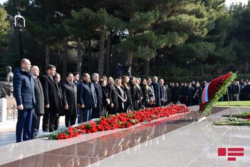 Azerbaijan respectfully commemorates National Leader Heydar Aliyev  - PHOTOSESSION