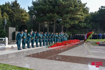 Azerbaijan respectfully commemorates National Leader Heydar Aliyev  - PHOTOSESSION