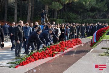 Azerbaijan respectfully commemorates National Leader Heydar Aliyev  - PHOTOSESSION