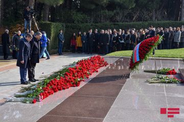 Azerbaijan respectfully commemorates National Leader Heydar Aliyev  - PHOTOSESSION