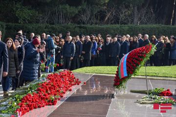 Azerbaijan respectfully commemorates National Leader Heydar Aliyev  - PHOTOSESSION
