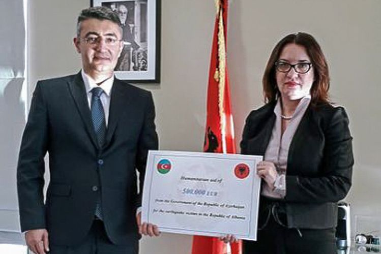 Azerbaijani humanitarian aid officially presented to Albania