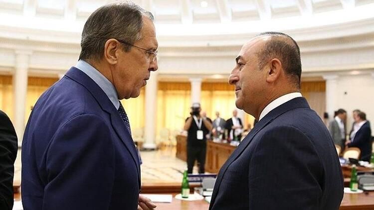 Turkish, Russian FMs hold phone call