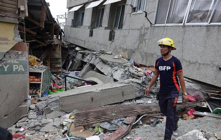 Nearly 40 people injured in Philippines earthquake 
