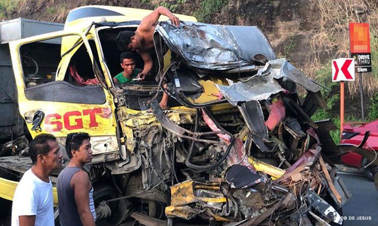 9 dead, 10 injured in Philippines' three-car crash