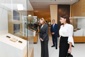 Ukrainian first lady Elena Zelenskaya viewed Heydar Aliyev Center