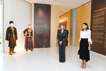Ukrainian first lady Elena Zelenskaya viewed Heydar Aliyev Center