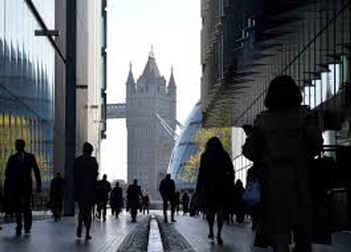 Britain says will simplify foreign investment funds access to UK
