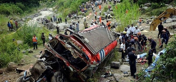 At least 17 dead in bus crash in eastern Guatemala
