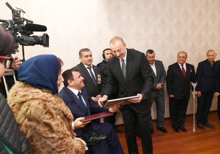 Ceremony held to give out apartments and cars to Karabakh war disabled and those equated to them