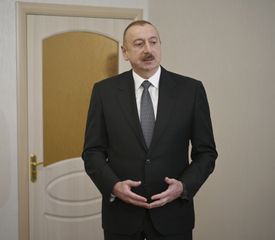 Ceremony held to give out apartments and cars to Karabakh war disabled and those equated to them