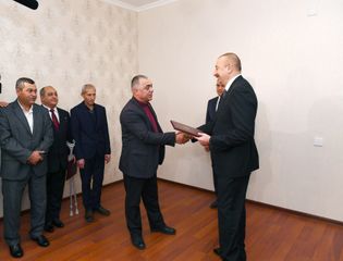 Ceremony held to give out apartments and cars to Karabakh war disabled and those equated to them