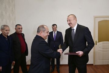 Ceremony held to give out apartments and cars to Karabakh war disabled and those equated to them