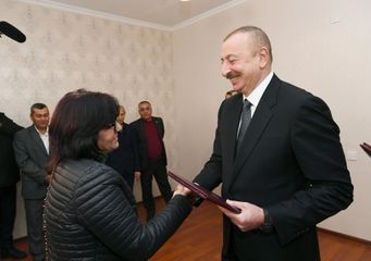 Ceremony held to give out apartments and cars to Karabakh war disabled and those equated to them