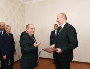 Ceremony held to give out apartments and cars to Karabakh war disabled and those equated to them