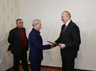 Ceremony held to give out apartments and cars to Karabakh war disabled and those equated to them