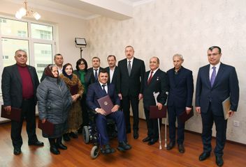 Ceremony held to give out apartments and cars to Karabakh war disabled and those equated to them