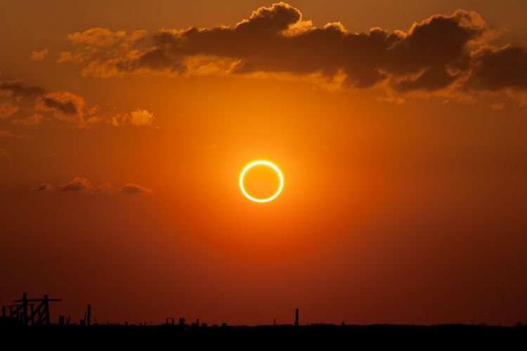 Last solar eclipse of 2019 and decade happens - Live Stream