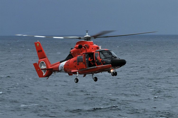 Tour helicopter carrying 7 people goes missing off Hawaii coast