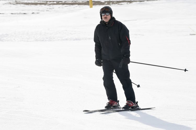 President Ilham Aliyev and first lady Mehriban Aliyeva viewed work done at Shahdag Tourism Center - UPDATED