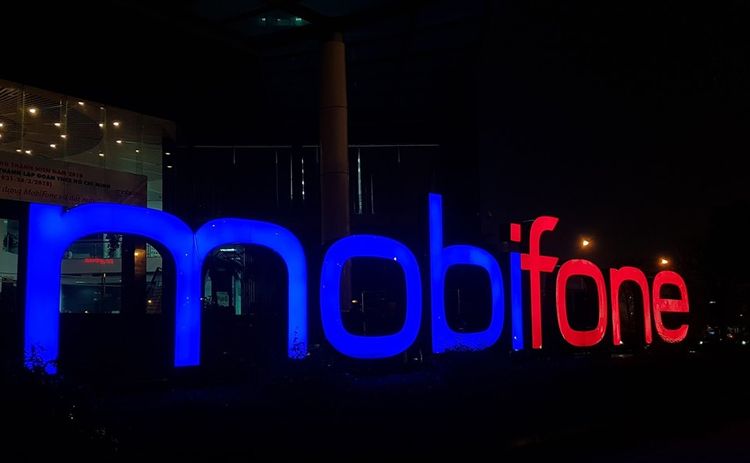 Vietnam court sentences ex-minister to life in MobiFone corruption scandal