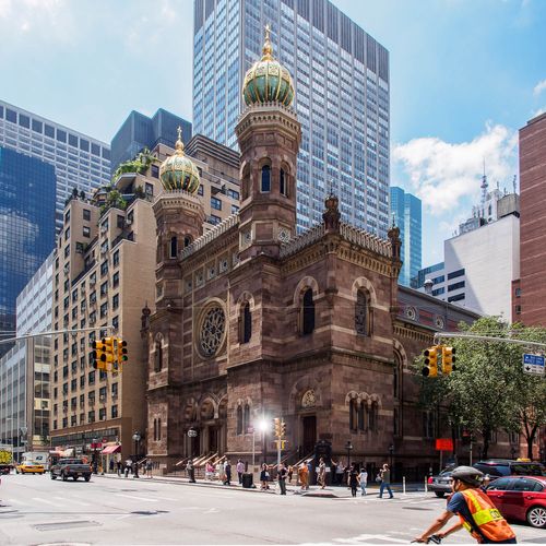 Several injured in stabbing attack at NYC synagogue