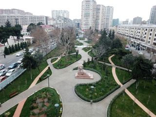 President Ilham Aliyev viewed ongoing renovation works in another park in Baku - UPDATED