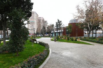President Ilham Aliyev viewed ongoing renovation works in another park in Baku - UPDATED