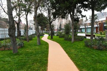 President Ilham Aliyev viewed ongoing renovation works in another park in Baku - UPDATED