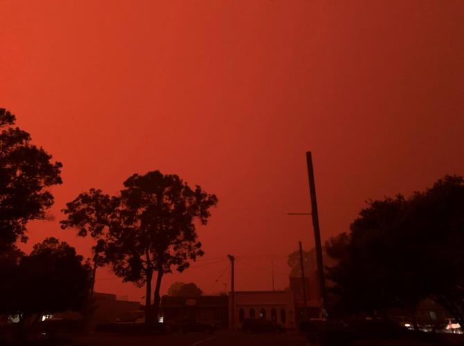 Three people feared dead in Australian bushfires: authorities