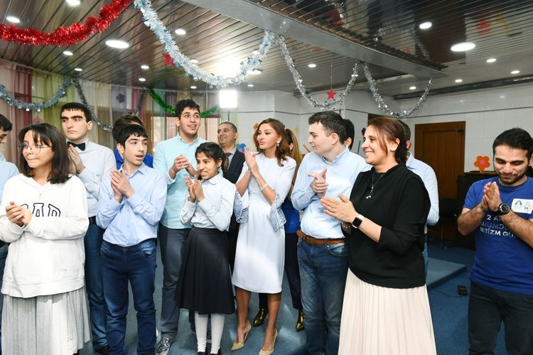  First Vice-President Mehriban Aliyeva attended the New Year party arranged at Rehabilitation Center for children with autism spectrum disorder